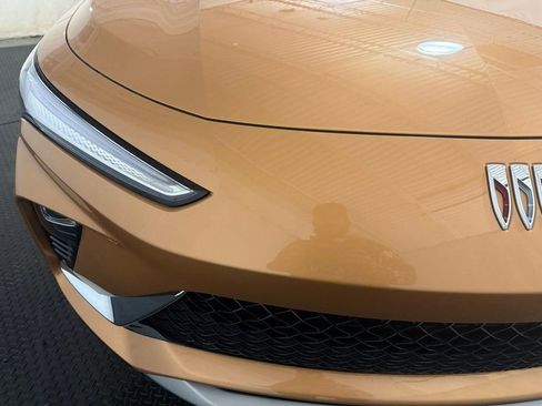 Used 2024 Buick Envista Sport Touring w/ Convenience II Package FWD image 7