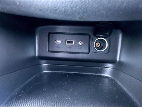 Used 2019 Chevrolet Equinox LT FWD image 18