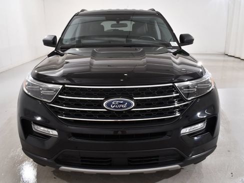 Used 2024 Ford Explorer XLT w/ Equipment Group 202A AWD/4WD image 3