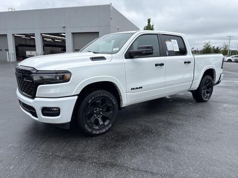 Certified 2025 RAM 1500 Big Horn w/ Night Edition AWD/4WD image 5