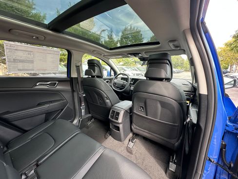 New 2026 Kia Sportage EX w/ EX Panorama Roof Package image 22