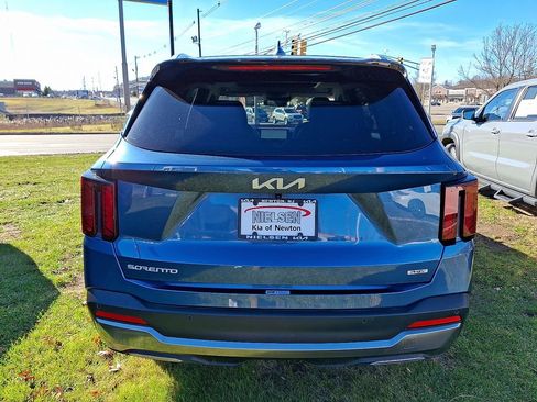 Certified 2025 Kia Sorento EX w/ EX Panoramic Sunroof Package image 15