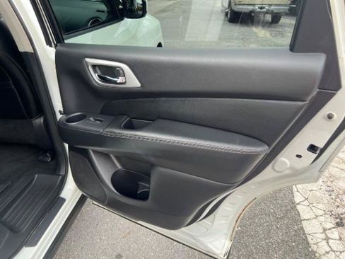 Used 2015 Nissan Pathfinder Platinum w/ Cargo Package AWD/4WD image 56
