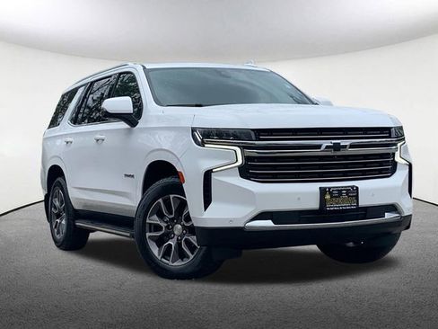 Used 2022 Chevrolet Tahoe LT w/ Luxury Package AWD/4WD image 2