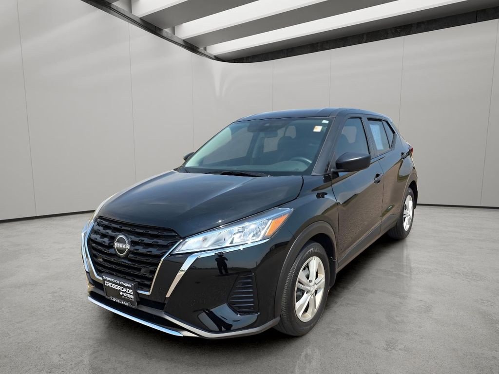 Used 2025 Nissan Kicks Play S w/ Interior Electronics Package FWD image 1