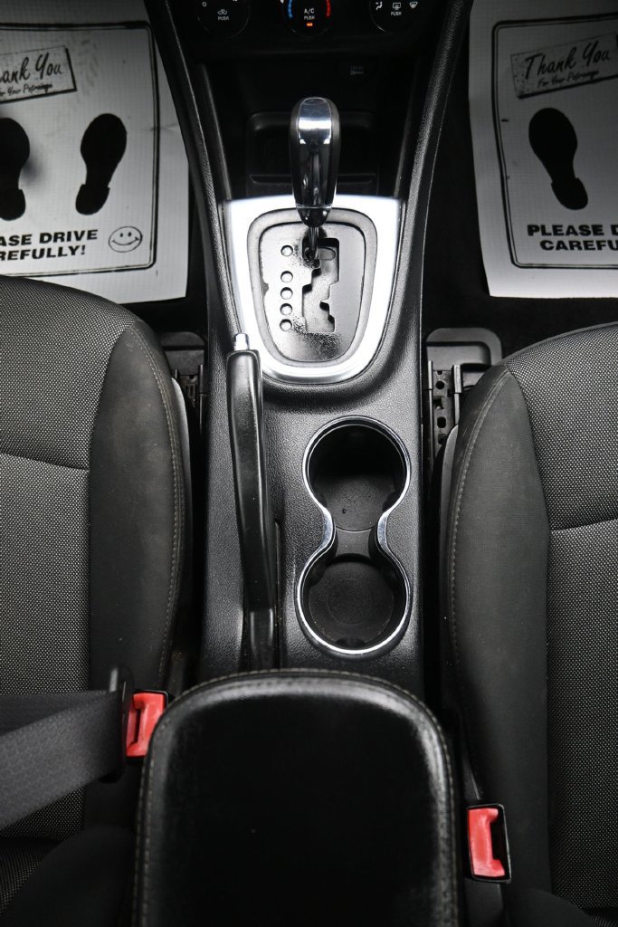 Used 2013 Dodge Avenger SE FWD image 19