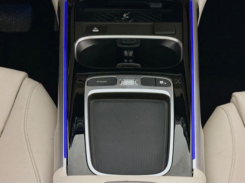 Used 2024 Mercedes-Benz GLB 250 4MATIC w/ Exclusive Package image 13