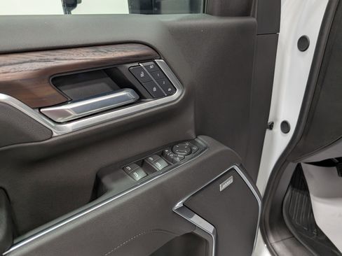 Used 2025 GMC Sierra 3500 SLT w/ SLT Premium Package image 15