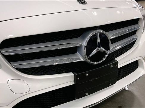 Used 2019 Mercedes-Benz C 300 4MATIC Sedan image 30