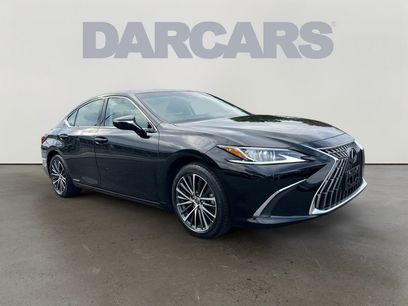 Used 2022 Lexus ES 300h w/ Premium Package