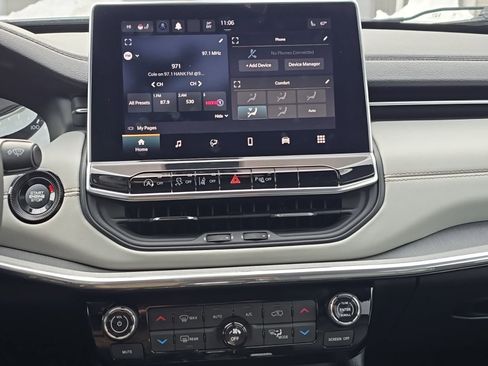 Used 2023 Jeep Compass Limited image 26