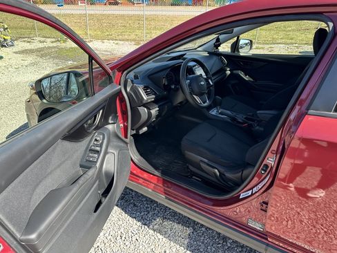 Used 2019 Subaru Crosstrek 2.0i image 11