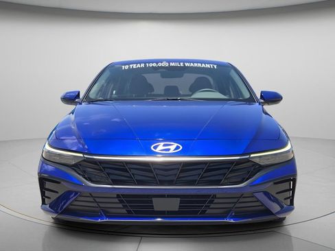 Certified 2025 Hyundai Elantra SEL FWD image 5