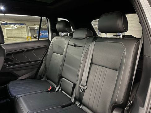 Used 2023 Volkswagen Tiguan SE R-Line image 21