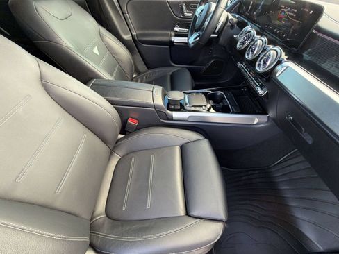 Used 2023 Mercedes-Benz GLB 35 AMG 4MATIC image 25