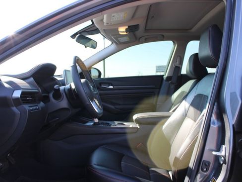 Used 2022 Nissan Altima 2.5 SR w/ Midnight Edition Package image 22