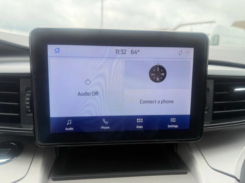 Used 2024 Ford Explorer XLT AWD/4WD image 6