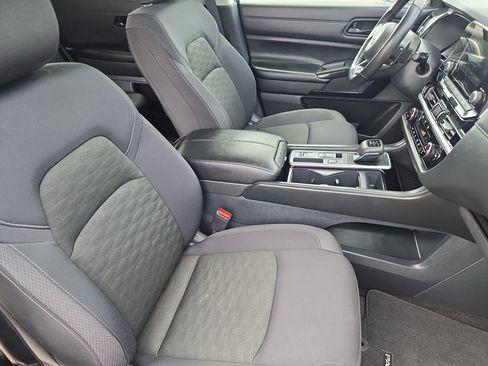 Certified 2024 Nissan Pathfinder SV FWD image 10