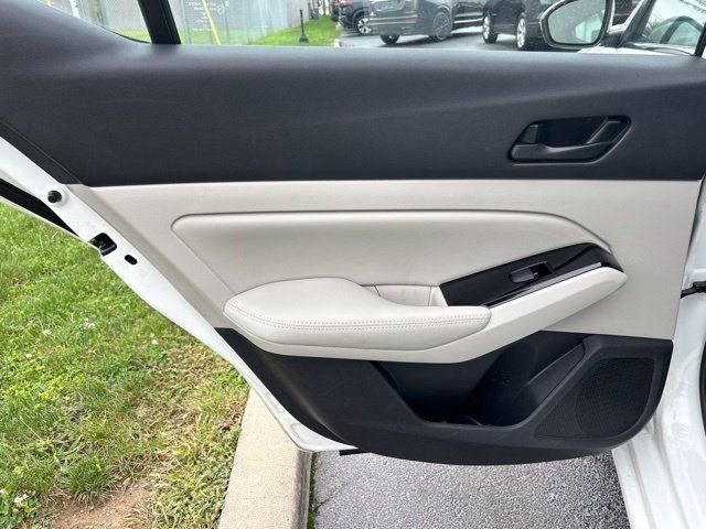 Used 2023 Nissan Altima 2.5 SV w/ SV Premium Package FWD image 41