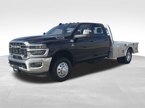 Used 2026 RAM 3500 Tradesman w/ Chrome Appearance Group image 2