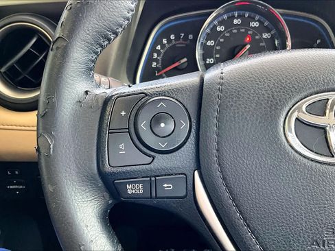 Used 2015 Toyota RAV4 Limited FWD image 16