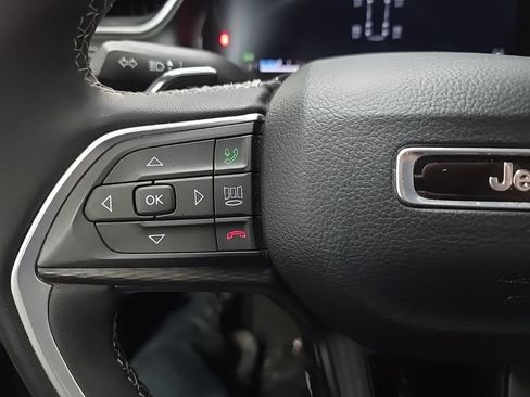 Used 2024 Jeep Grand Cherokee L Laredo AWD/4WD image 19