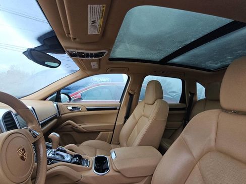 Used 2014 Porsche Cayenne Platinum Edition image 19