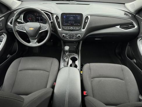 Used 2025 Chevrolet Malibu LT FWD image 8