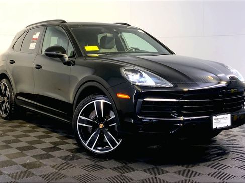 Used 2022 Porsche Cayenne image 18