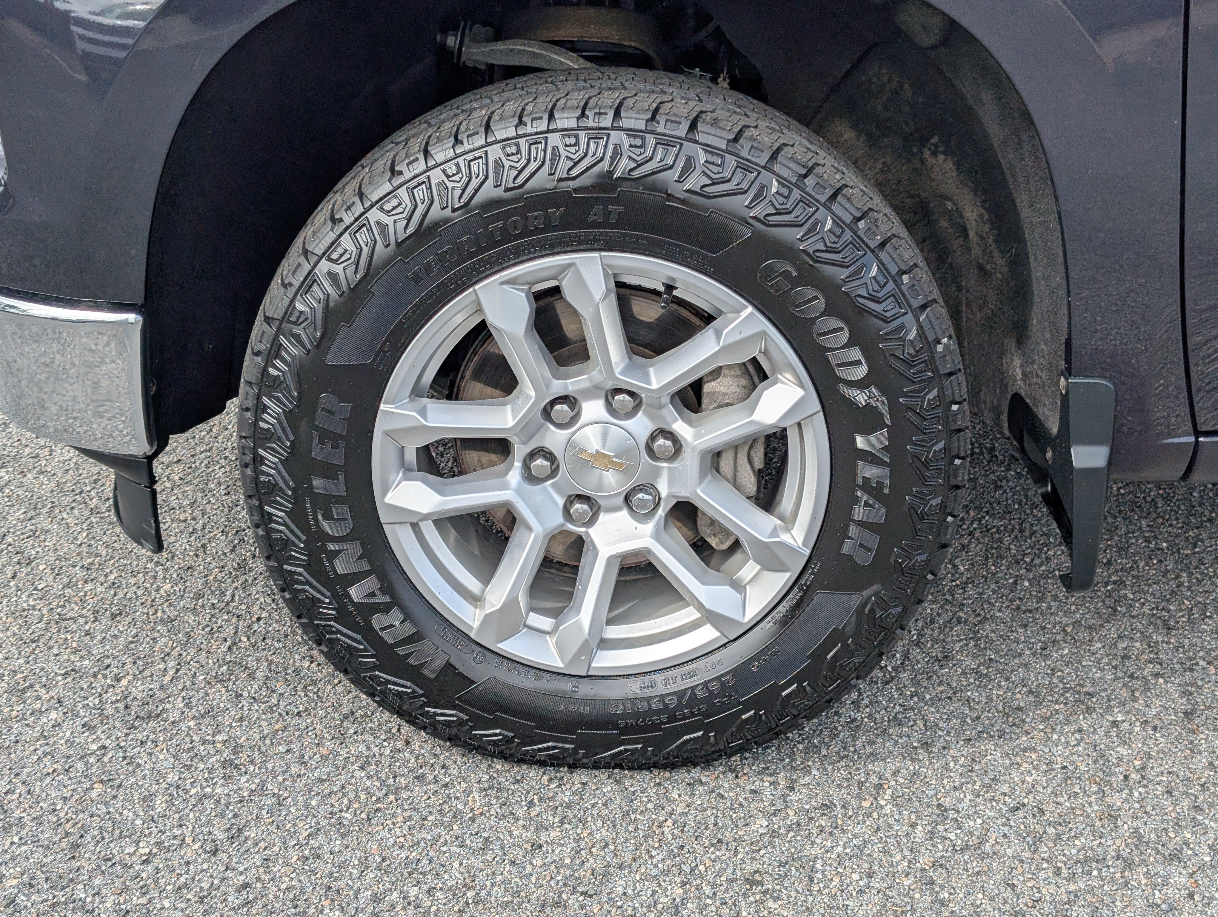 Used 2023 Chevrolet Silverado 1500 LT AWD/4WD image 13