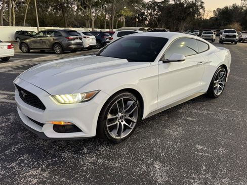 Used 2016 Ford Mustang Premium image 7