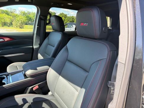 New 2026 Chevrolet Traverse Z71 w/ Driver Confidence Package AWD/4WD image 22