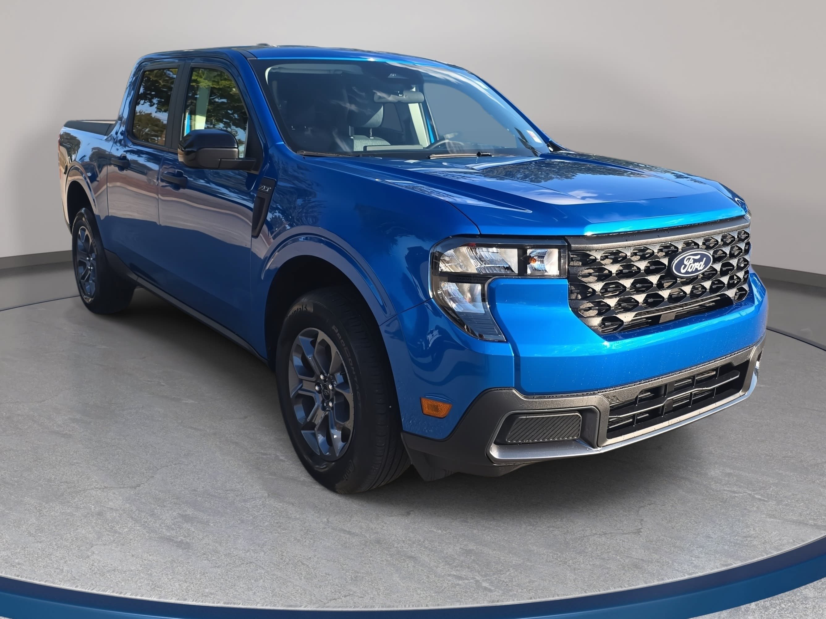 Used 2025 Ford Maverick XLT w/ XLT Luxury Package FWD image 3