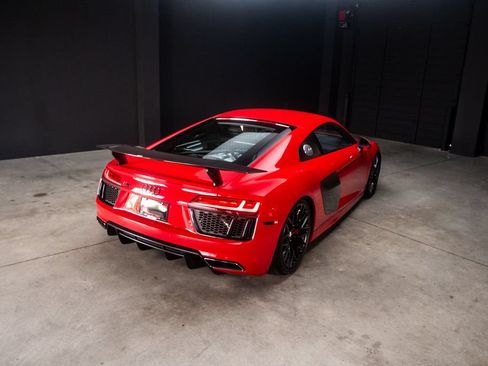 Used 2017 Audi R8 V10 w/ Carbon Exterior Package AWD/4WD image 28