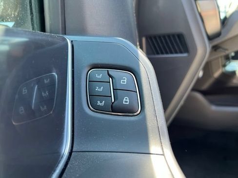 Used 2025 Ford F150 Lariat AWD/4WD image 24