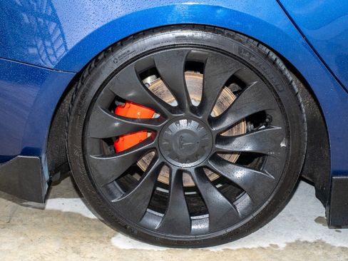 Used 2023 Tesla Model 3 Performance image 40