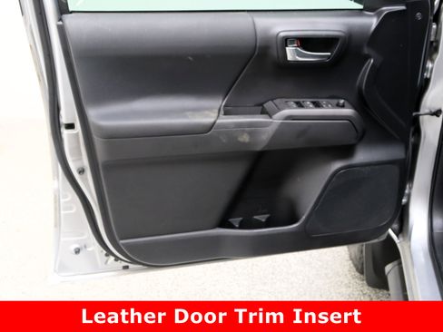 Used 2021 Toyota Tacoma TRD Off-Road w/ Technology Package image 12