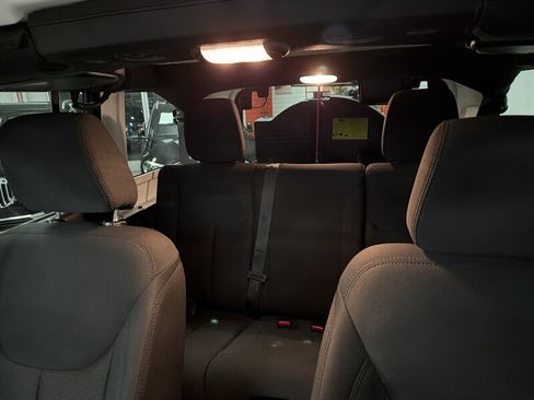 Used 2016 Jeep Wrangler Unlimited Sport AWD/4WD image 33