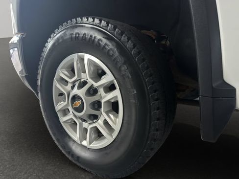 Used 2024 Chevrolet Silverado 2500 LT AWD/4WD image 20