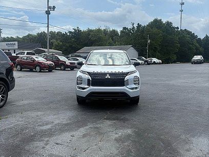 Used 2023 Mitsubishi Outlander SE