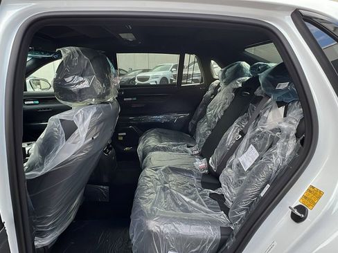 New 2026 Genesis G90 3.5T Prestige image 37