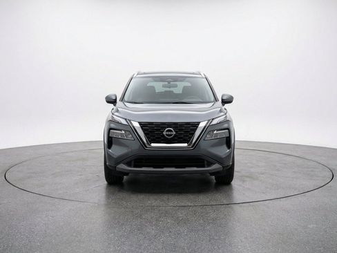 Used 2025 Nissan Rogue SV AWD/4WD image 2