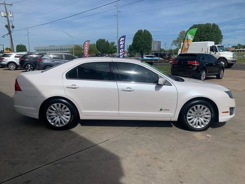 Used 2012 Ford Fusion Hybrid FWD image 9