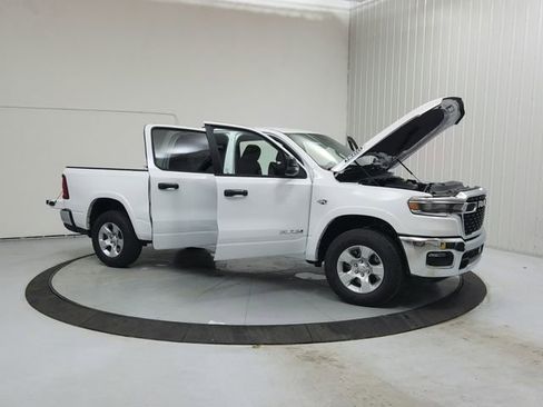New 2026 RAM 1500 Big Horn AWD/4WD image 9