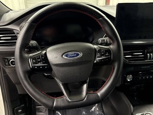 Used 2023 Ford Escape ST-Line Select w/ Tech Pack #2 image 9