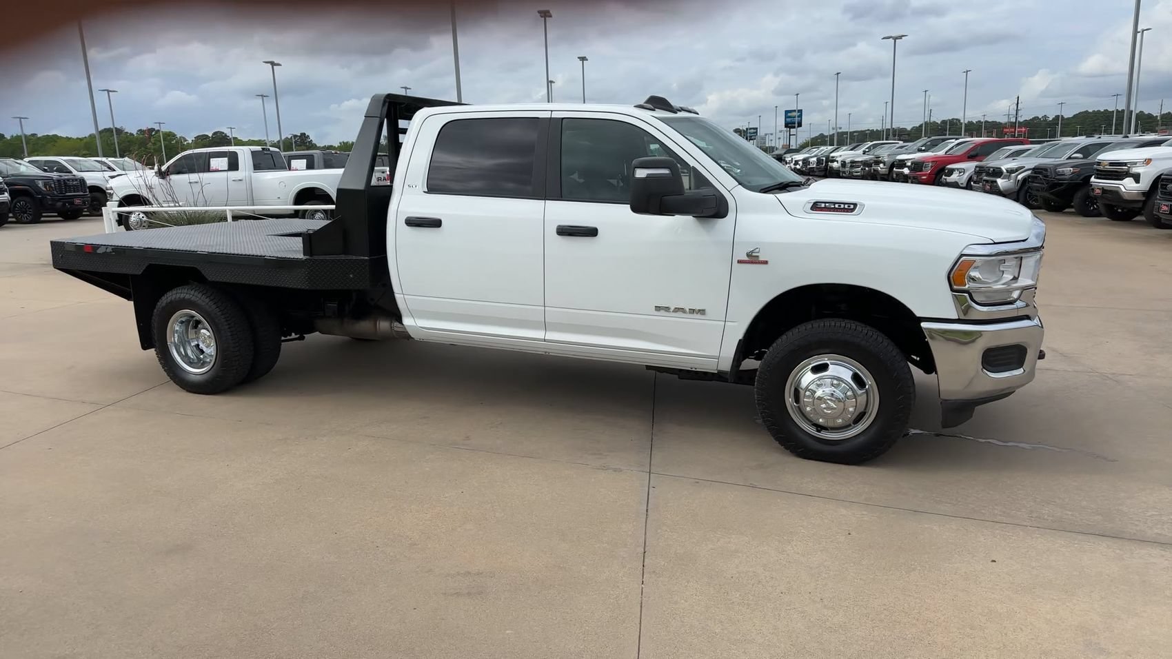 Used 2024 RAM 3500 SLT w/ Quick Order Package 2YG SLT AWD/4WD image 2