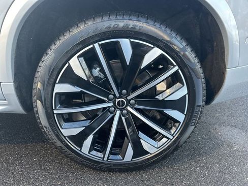 Used 2025 Volvo XC90 B5 Plus image 9