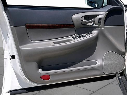 Used 2004 Chevrolet Impala FWD image 19