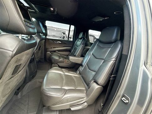 Used 2019 Cadillac Escalade ESV Platinum image 27