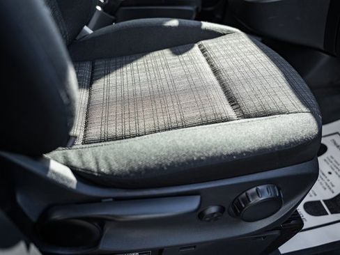 Used 2018 Mercedes-Benz Metris Passenger image 26